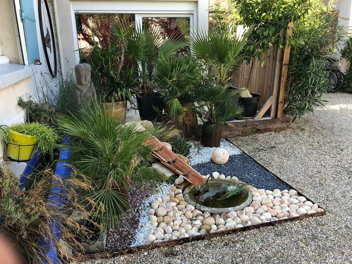 Villa Le Luberon Des Artistes à Oppède 0*,